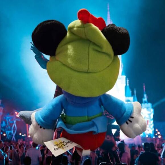 Disney World 2000 Brave Little Tailor Mickey Mouse Millennium Bean‎ Bag - Picture 2 of 3